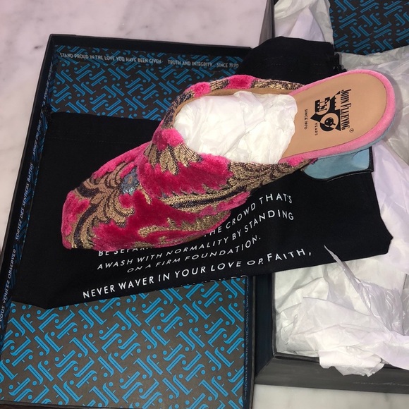 Pink Heels - Picture 2 of 9